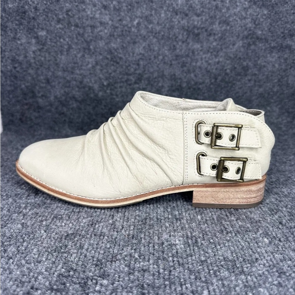 Caterpillar Bianca Bootie Women 9 Cream Leather Strap Buckle Work Shoes